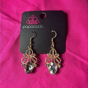 New! Paparazzi Jewelry Earrings New with Tags Crown Pleaser Gold Dangle Earrings